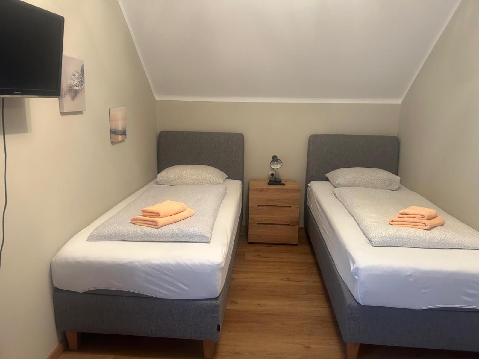 Gasthof Mit Seeterasse & Appartements Zur Landeroith Weyregg Eksteriør billede