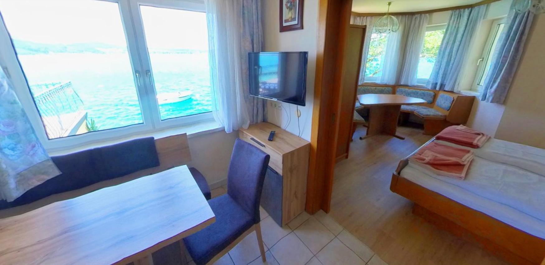 Gasthof Mit Seeterasse & Appartements Zur Landeroith Weyregg Eksteriør billede